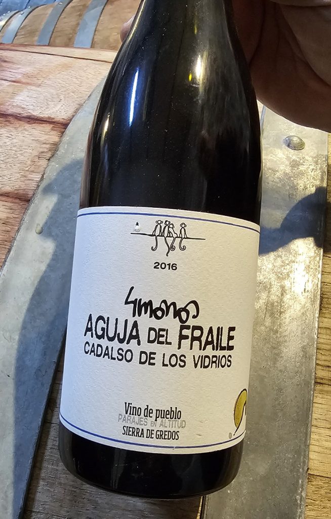 Vino 4 Monos Aguja del Fraile