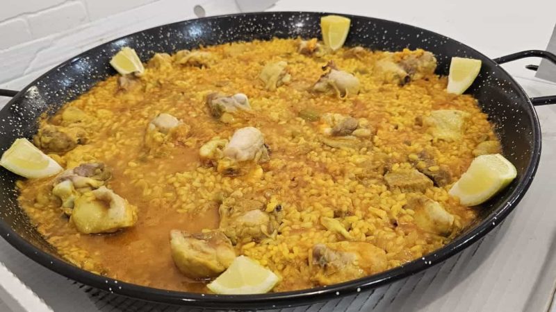 Paella de pollo